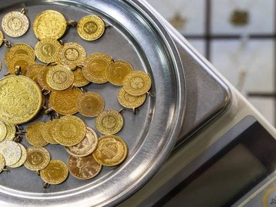 Altın fiyatları ortalığı karıştırdı: Gram altında dikkat çeken yükseliş! 15 Kasım Salı altın fiyatları