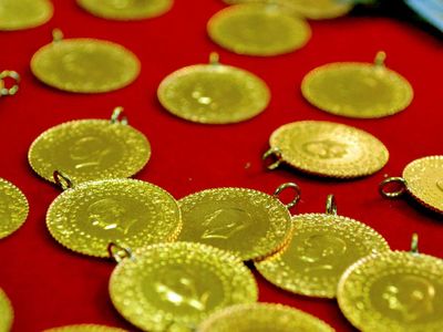 Altın fiyatları yatırımcıyı üzdü: Gram ve çeyrek altın haftaya düşüşle başladı