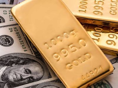 Altın uykuda dolar atakta: Fiyatlar yeni zirveleri zorluyor