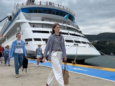 Amasra'ya Gelen Kruvaziyer Yolcuları Tarihi Mekanları Keşfetti