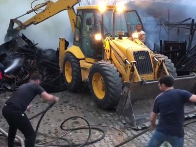 Amasya'da bir ahır yangına teslim oldu: Alevler güçlükle söndürüldü