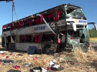 Amasya'da yolcu otobüsü devrildi: 2’si ağır 46 yaralı