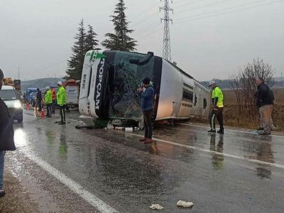 Amasya’da Yolcu Otobüsü Devrildi! Ölü ve Yaralılar Var