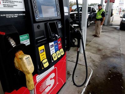 Amerika Birleşik Devletleri'nde Benzine 28 Günde 27 Defa Zam Yapıldı!