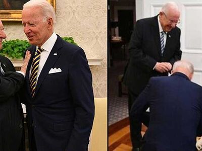 Amerikalılar Bu Fotoğrafı Konuşuyor! Biden İsraillilerin Önünde Diz Çöktü