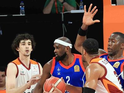 Anadolu Efes - Galatasaray Nef Tivibu Spor 2 TRT Spor Yıldız canlı izle