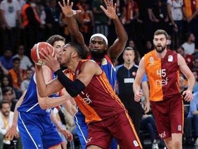 Anadolu Efes  Galatasaray Nef yarı final 5.maçı ne zaman, saat kaçta ve hangi kanalda? Anadolu Efes ile Galatasaray Nef kader maçına çıkıyor