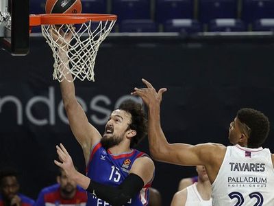 Anadolu Efes - Real Madrid Karşılaşması Başlıyor