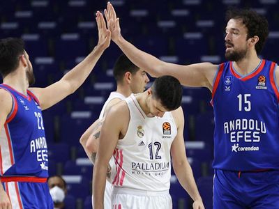 Anadolu Efes Real Madrid'i 90-63 Yenmeyi Başardı