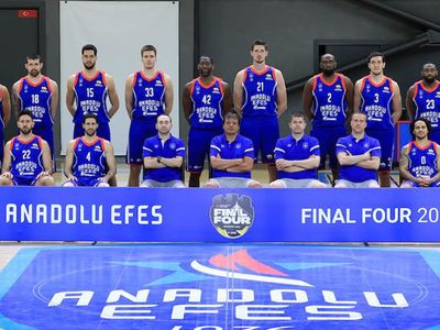 Anadolu Efes’te Ergin Ataman ve Bryant Dunston, Turkish Airlines Euroleague’de Final Four’a yükselmeleri hakkında konuştu!
