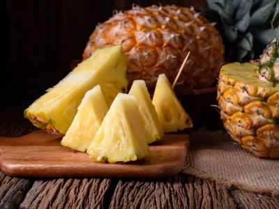 Ananas nedir, faydaları nelerdir? Ananas nasıl yenir, soyulur ve kesilir? Ananas gaz yapar mı?