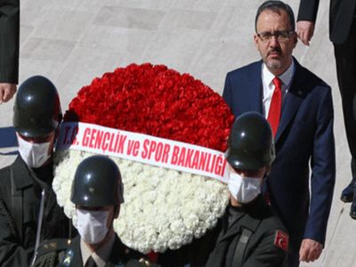 Anıtkabir'de bayram coşkusu! Gençlik ve Spor Bakanı Anıtkabir'de gerçekleştirilen törene katıldı!