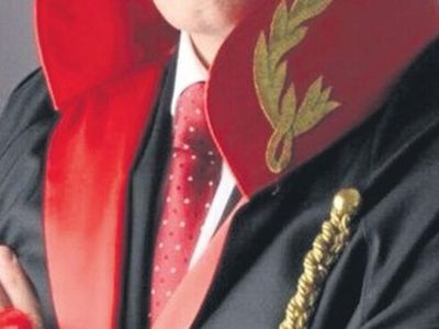 Ankara Adliyesi'nde skandal olay: Polis eşinden boşanmak için sahte kimliğiyle adliyeye girmeye çabaladı