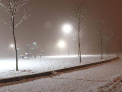 Ankara kar yağışına teslim oldu: Gece saatlerinde tipiye dönüştü