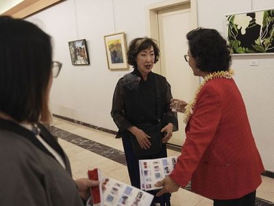 Ankara'da 'Işığı Kucaklamak' Sergisi Açıldı