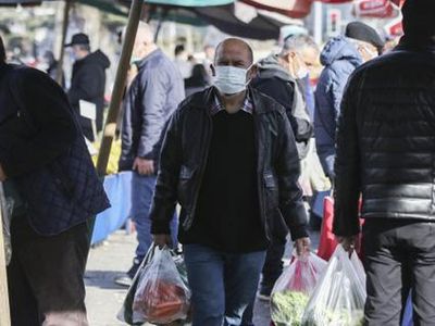 Ankara'da Kısıtlamanın Ardından Semt Pazarlarında Yoğunluk!