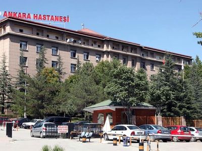 Ankara Hastanesi’nde Skandal Olay: Doktora Saldırdı Başını Masaya Ve Duvara Vurdu!