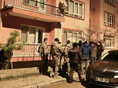 Ankara'da baba dehşeti: Silahla 7 yaşındaki çocuğunu rehin aldı!