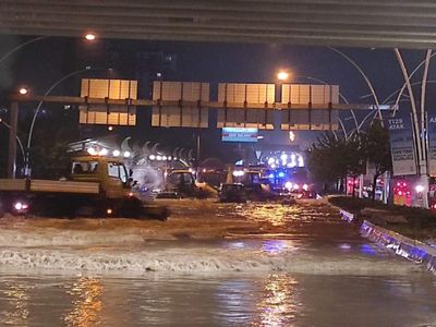 Ankara’yı sağanak yağış vurdu: Yollar göle döndü metroyu su bastı