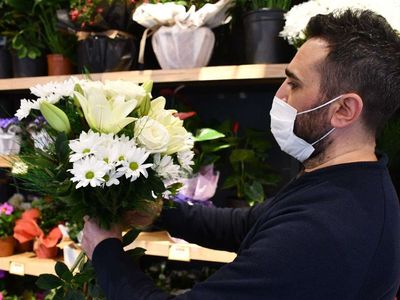 Anneler Gününde aynı gün teslimat yapan çiçekciler var mı? 8 Mayıs 2022 Yarın çiçekçiler açık mı?