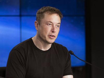 Anonymous Hacker Grubu 'Şımarık Bir Milyarder' Diyerek Elon Musk'ı Tehdit Etti