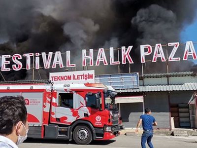 Antalya Festival Pazarı'nda Yangın