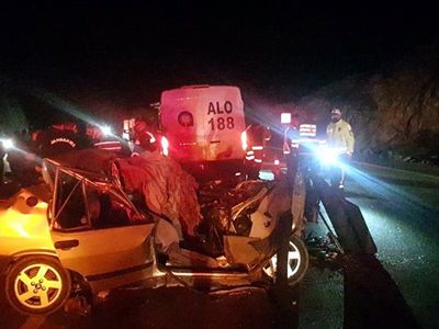 Antalya Otomobille Tır Çarpıştı: 2 Ölü, 2 Yaralı