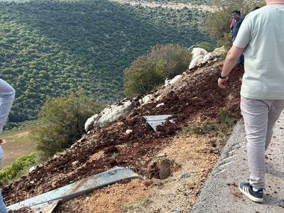 Antalya'da araç uçurumdan uçtu: Bir kişi hayatını kaybetti