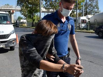 Antalya'da Bir Garip Olay! Asansörü Çalmaya Çalıştı
