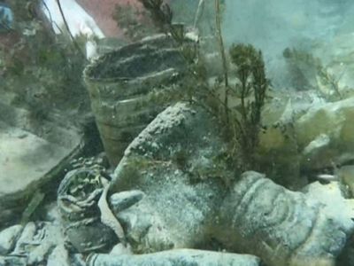Antalya'da Göletten 1 Kamyon Çöp Çıktı