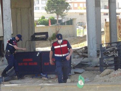 Antalya’da Kalıp Ustası 3 Katlı İnşaattan Düşerek Öldü