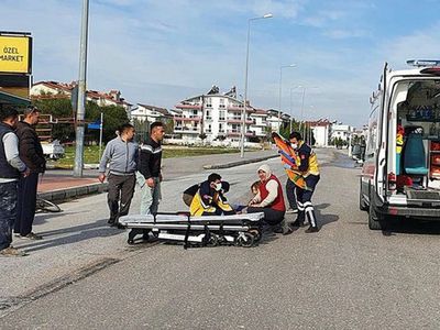 Antalya'da korku dolu anlar: Sokak köpeğinden kaçarken kamyonun altında kaldı!