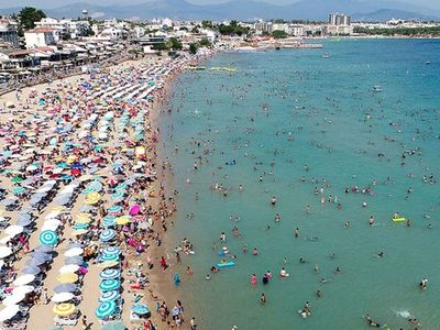 Antalya'da Turizm Sezonu Devam Ediyor, Uzmanlar Yeni Yılda Rekor Bekliyor!