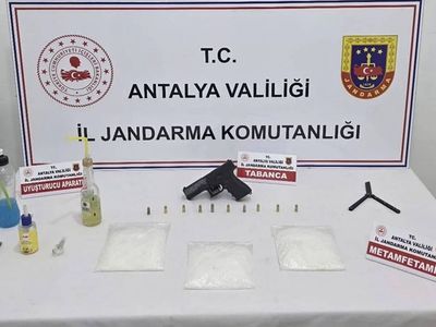 Antalya'da Uyuşturucu Operasyonu: İki Şüpheli Yakalandı