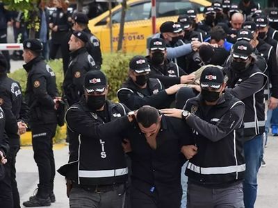 Antalya'daki "Çukur Çetesi"ne yönelik "Kafes-24" operasyonunda aranan zanlılar yakalandı