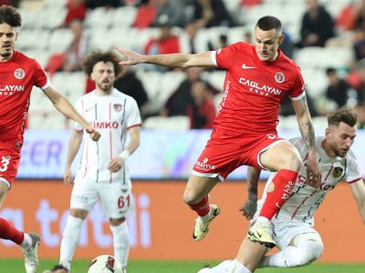 Antalyaspor galibiyet hasretini bitirdi: Gaziantep FK'yı mağlup etti