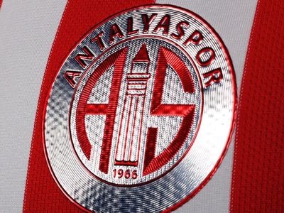 Antalyaspor Takımın Başına Nuri Şahin'i Getirdi!