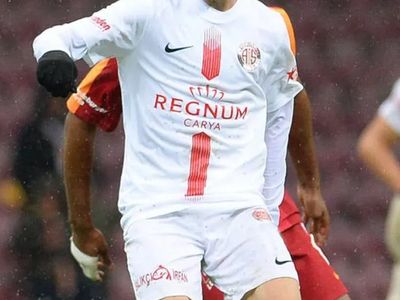Antalyasporlu Doğukan Sinik transfer oldu mu? Hull City Doğukan Sinik’i kadrosuna katacak mı? Antalyaspor’dan Doğukan Sinik transferi için resmi açıklama yapıldı
