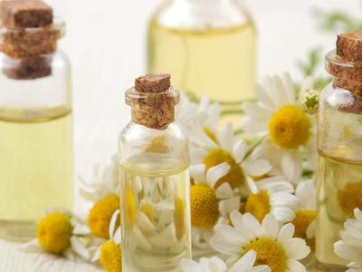 Antidepresan özelliğine sahip papatya yağı faydaları saymakla bitmiyor!  Binbir derde deva papatya yağı kullanım alanları