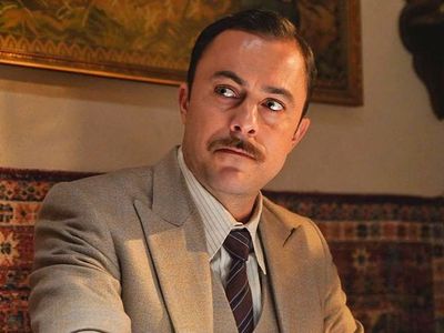 Apar topar ameliyata alınan Aziz dizisinin Kenan'ı ünlü oyuncu Eren Hacısalihoğlu sevenlerini üzdü