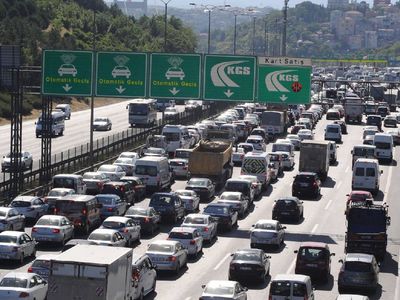 Araç sahipleri dikkat: İstanbul’da 30 Ağustos sebebiyle bazı yollar kapatılacak