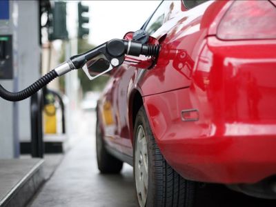 Araç sahipleri dikkat: Motorine indirim geldi: Fiyatlarda düşüş dalgası ne kadar sürecek?