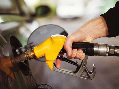 Araç sahiplerini sevindiren gelişme! Benzin, motorin ve lpg'ye indirim: Bugün yakıt alanlara dev indirim