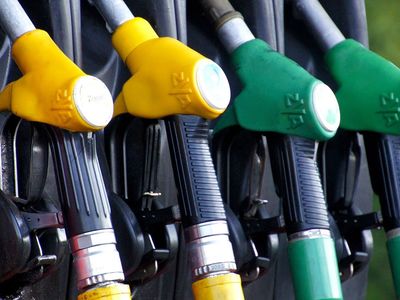 Araç sahiplerini üzen haber geldi: Benzin ve motorine kallavi zam geldi