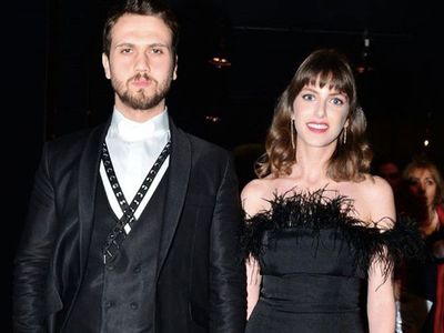 Aras Bulut İynemli Bilgi Önal'dan Ayrılır Ayrılmaz Yaptığı Hareketle Herkesi Şaşırttı!