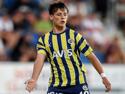 Arda Güler Fenerbahçe’den ayrılıyor mu, hangi takıma gidecek? Ajax Arda Güler’i mi transfer edecek? Arda Güler’in annesinden Fenerbahçe taraftarını üzen paylaşım