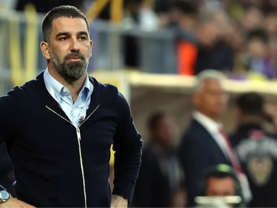 Arda Turan, Fenerbahçe maçında kırmızı kart gördü