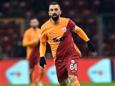 Arda Turan futbolu bırakıyor mu? Ünlü futbolcu kariyer planlarıyla ilgili ilk defa açıklama yaptı!