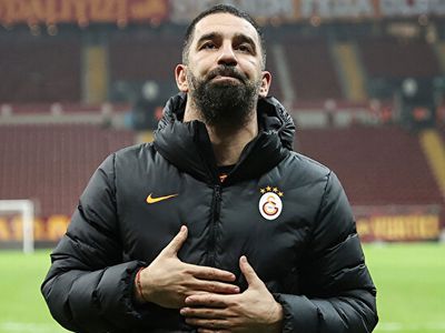 Arda Turan, Süper Lig'de oynanacak olan Adana Demirspor maçıyla Galatasaray formasına veda etmeye hazırlanıyor!