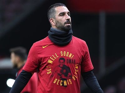 Arda Turan'ın Sosyal Medyadan Yaptığı Açıklamaya Taraftarlar Tepki Gösteriyor!